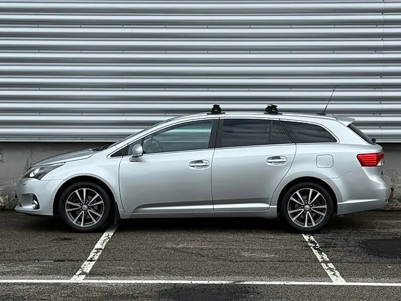Toyota Avensis 2013 photo 5