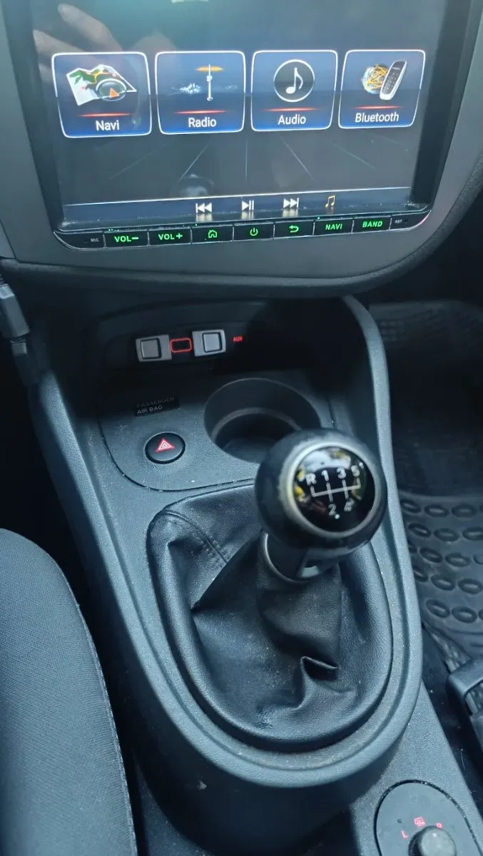 Seat Leon 2010 photo 3