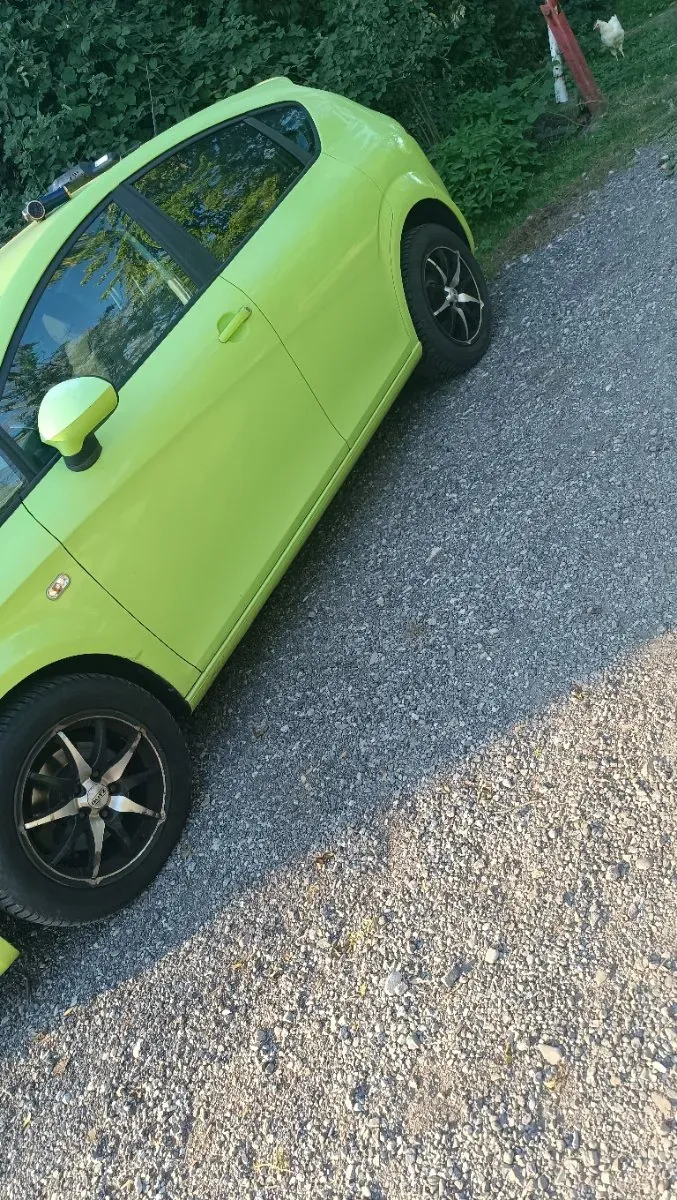 Seat Leon 2010 photo 2