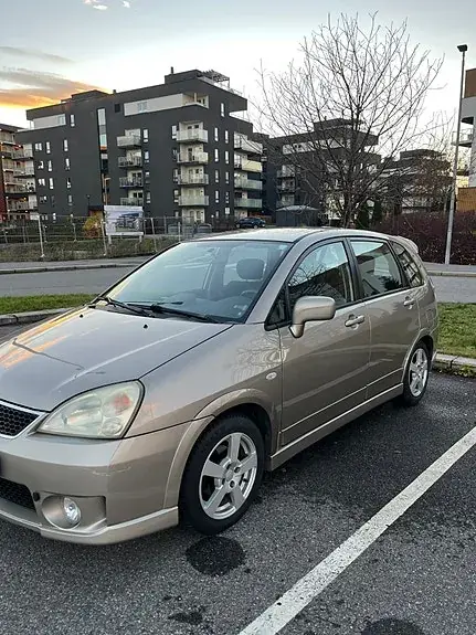 Suzuki Liana