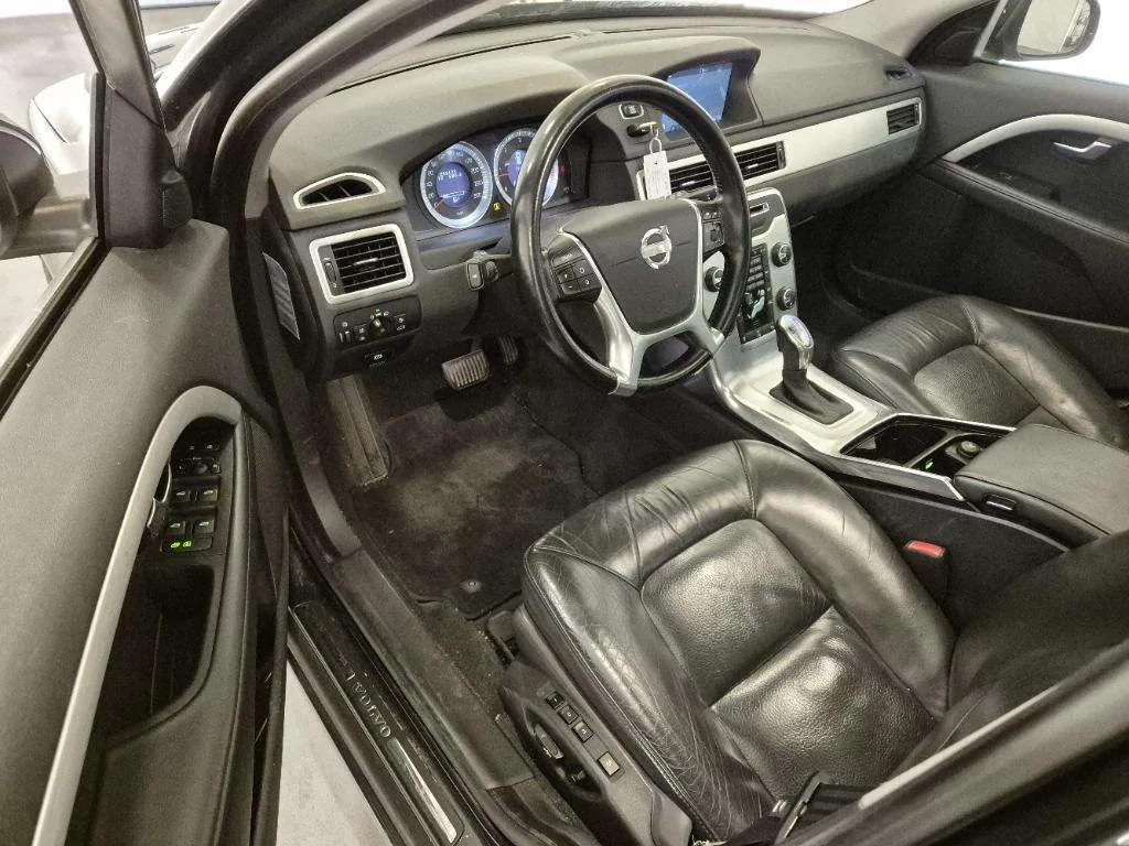 Volvo V70 2012 photo 5