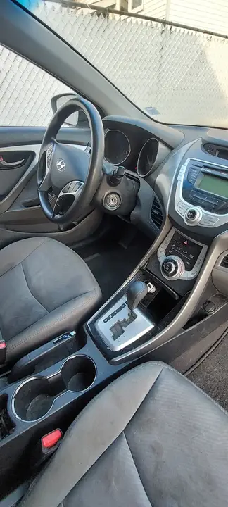 Hyundai Elantra 2012 photo 4