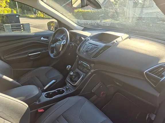 Ford Kuga 2013 photo 2
