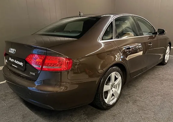 Audi A4 2011 photo 3