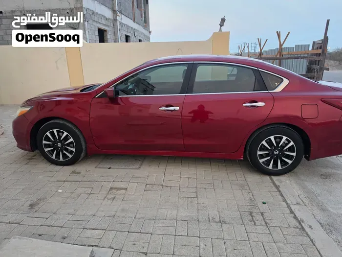 Nissan Altima 2018 photo 2