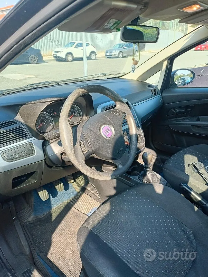 Fiat Grande Punto 2008 photo 4