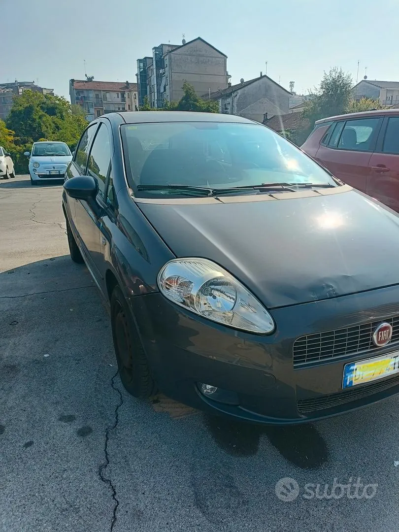Fiat Grande Punto 2008 photo 2