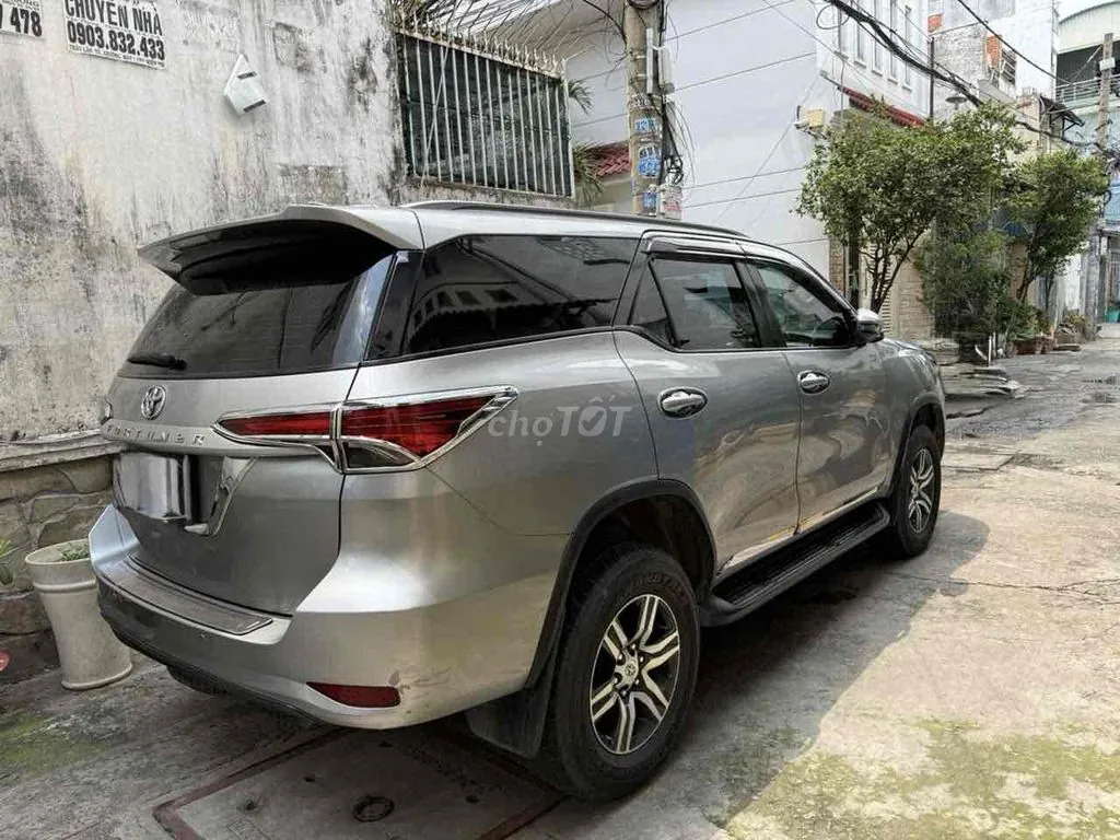 Toyota Fortuner 2018 photo 2