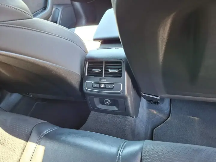 Audi A4 2022 photo 4