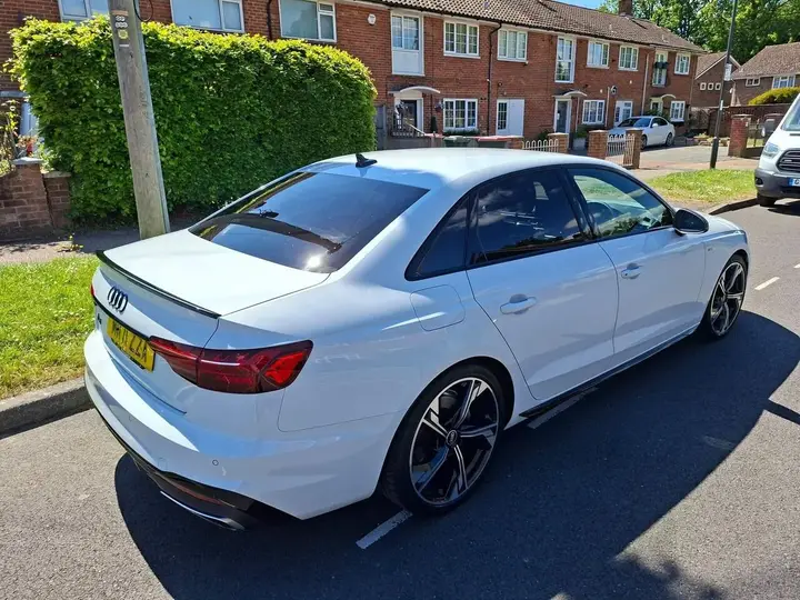 Audi A4 2022 photo 3