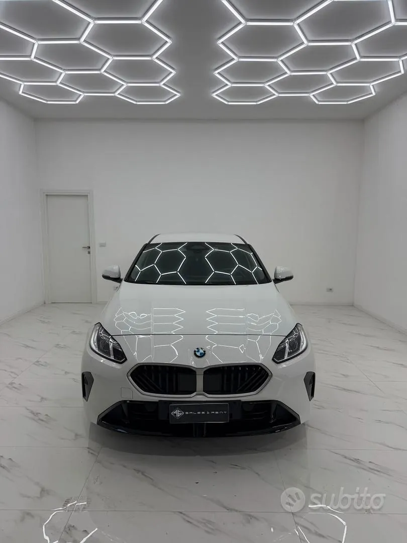 BMW 120 2025 photo 2