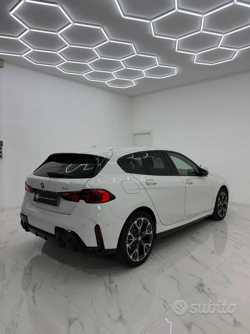 BMW 120 2025 photo 4