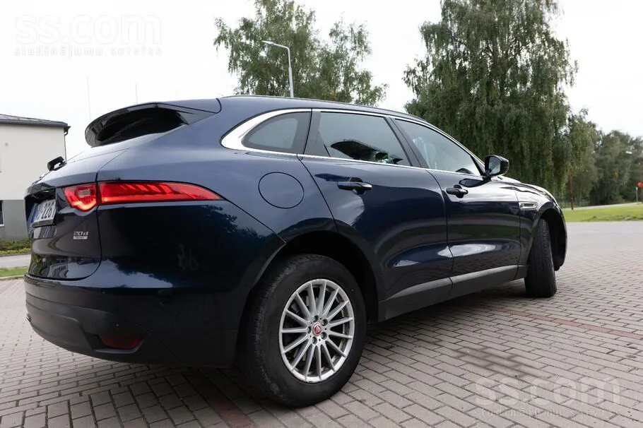 Jaguar F-Pace 2017 photo 3