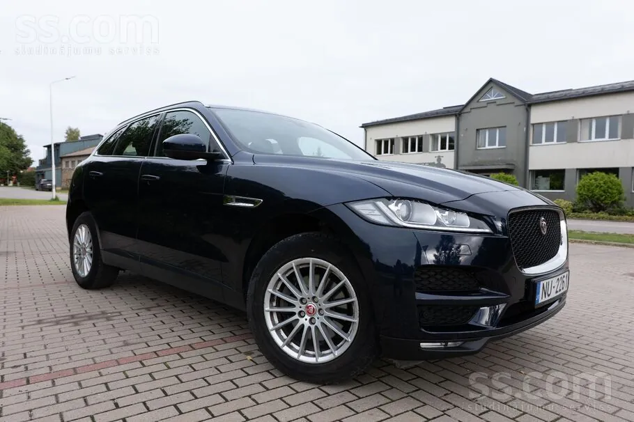 Jaguar F-Pace 2017 photo 4