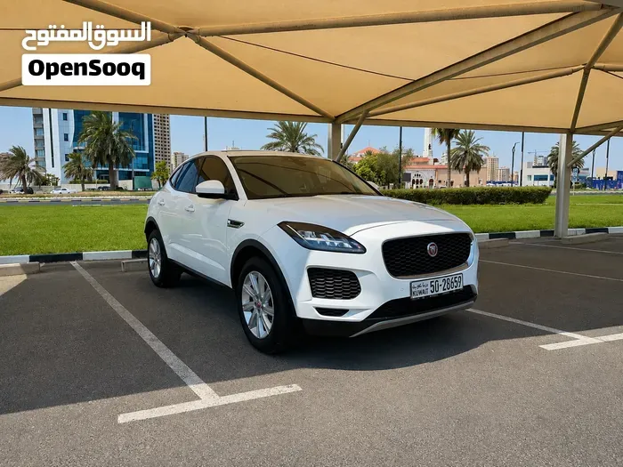 Jaguar F-Pace 2018 photo 2