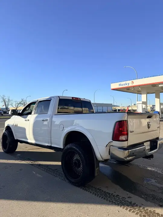 Dodge Ram 3500 2011 photo 2
