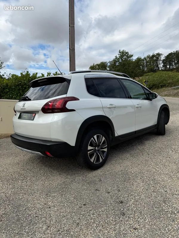 Peugeot 2008 2018 photo 2