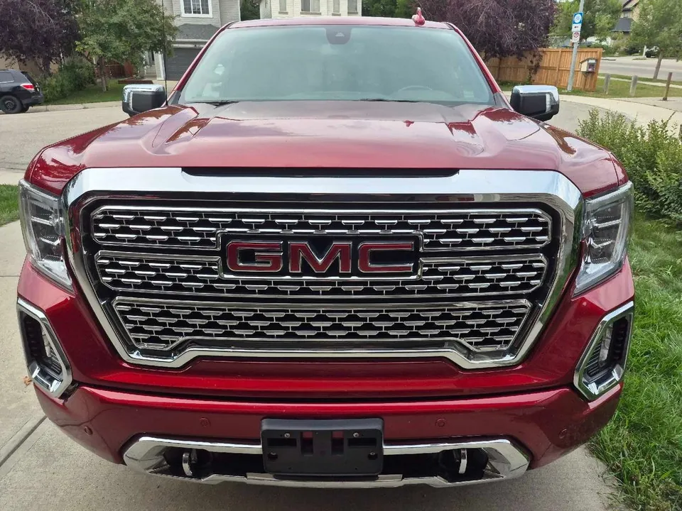 GMC Denali 2022 photo 3