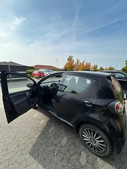 Toyota Aygo 2010 photo 3