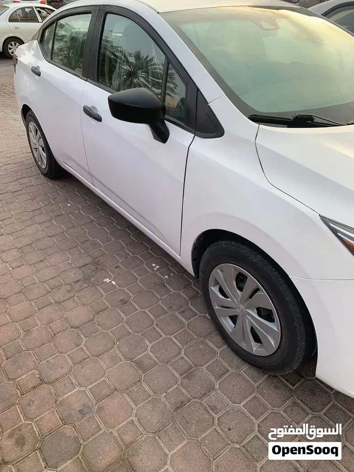Nissan Versa 2021 photo 3