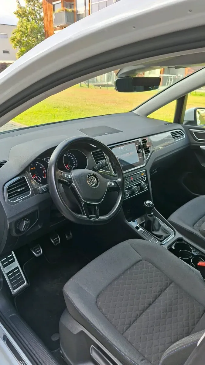 Volkswagen Golf 2018 photo 2