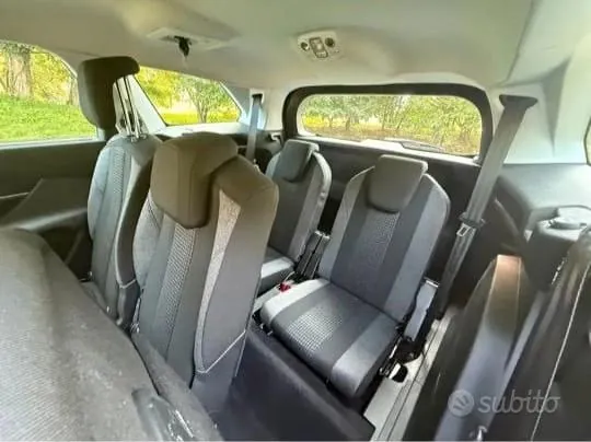 Peugeot 5008 2019 photo 4