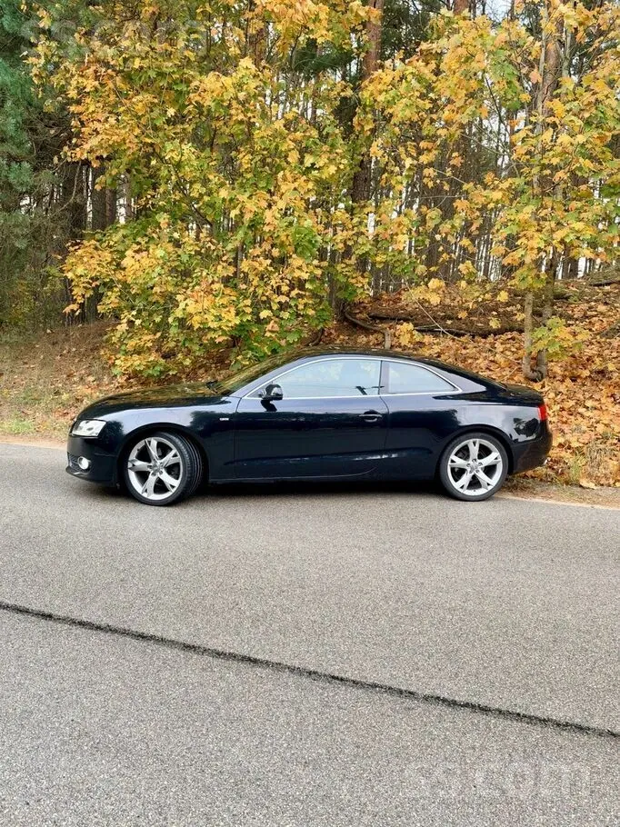 Audi A5 2011 photo 2