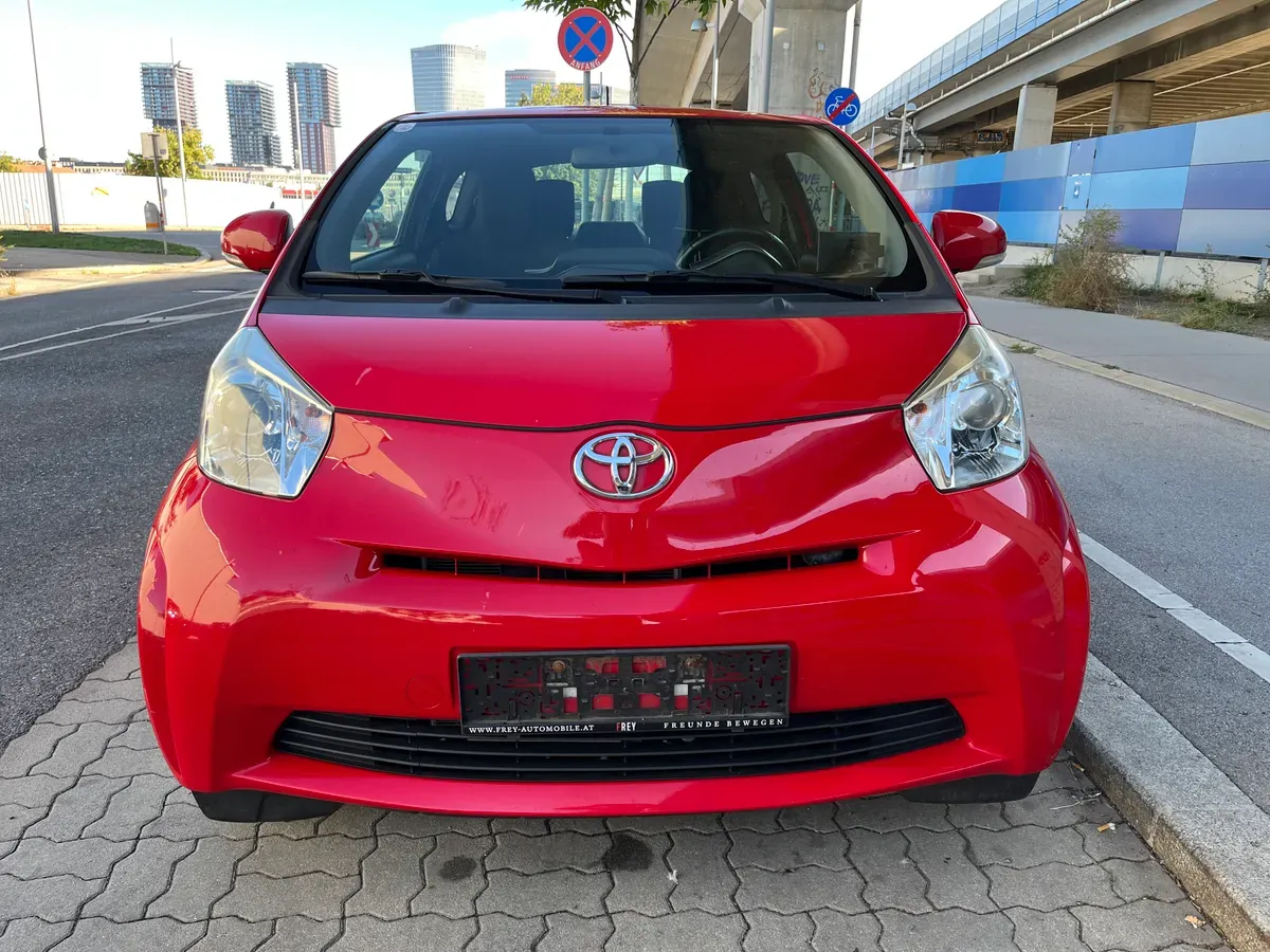 Toyota Iq 2009 photo 2