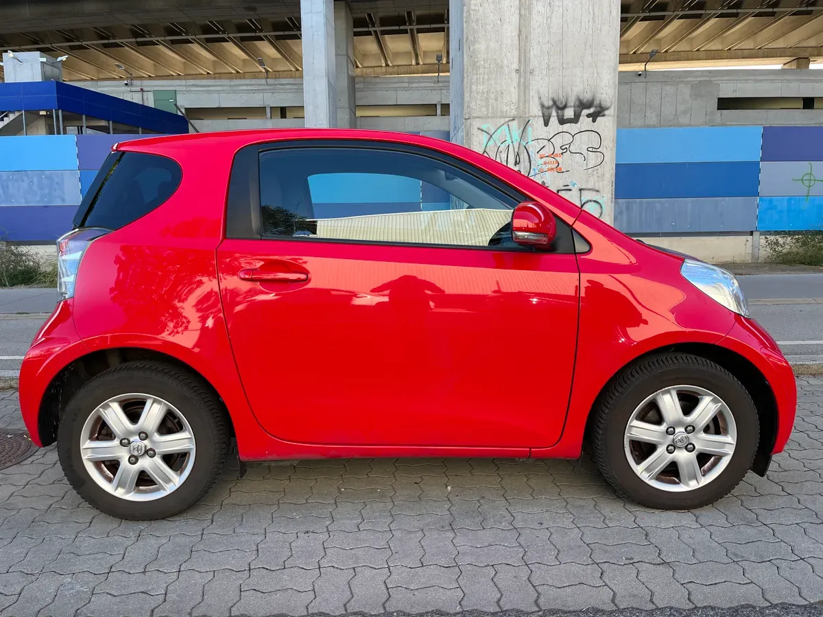 Toyota Iq 2009 photo 3