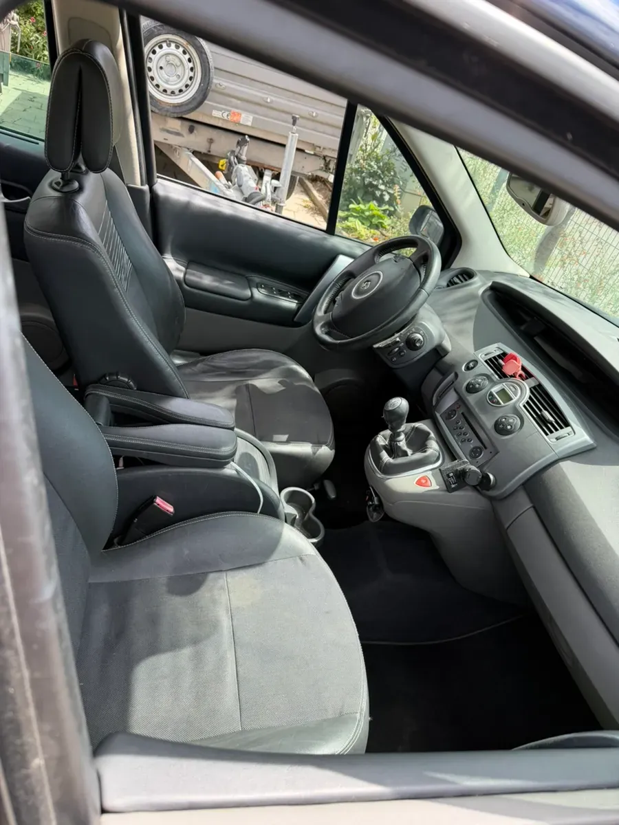 Renault Scenic 2008 photo 2