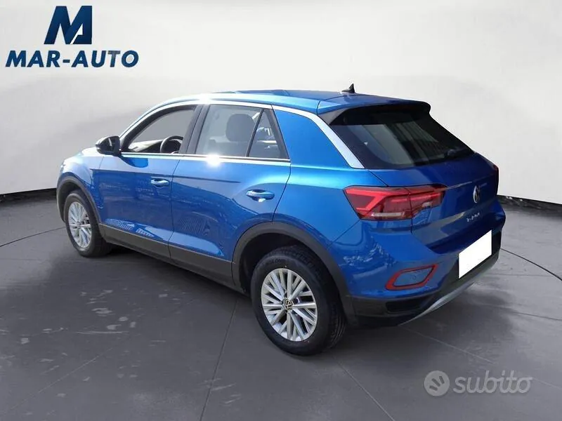 Volkswagen T-Roc 2023 photo 2