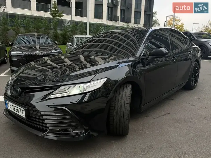 Toyota Camry 2021 photo 3
