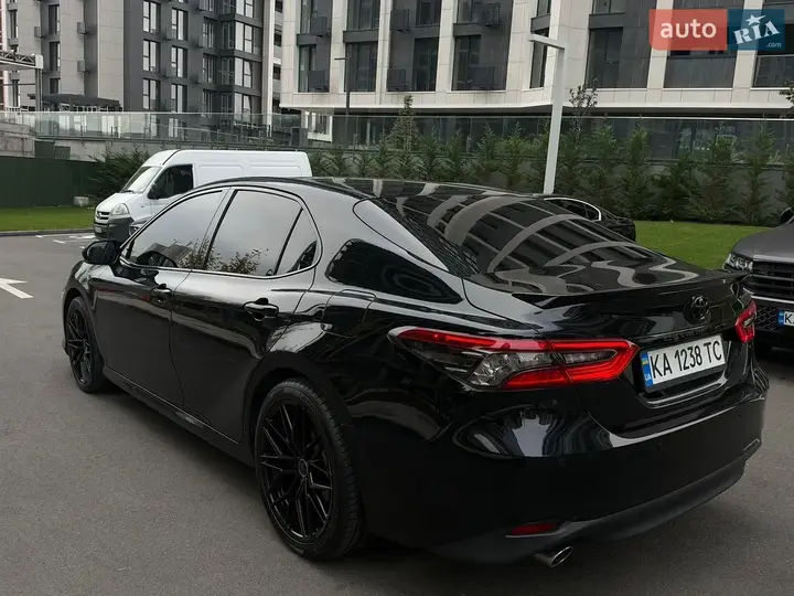 Toyota Camry 2021 photo 4