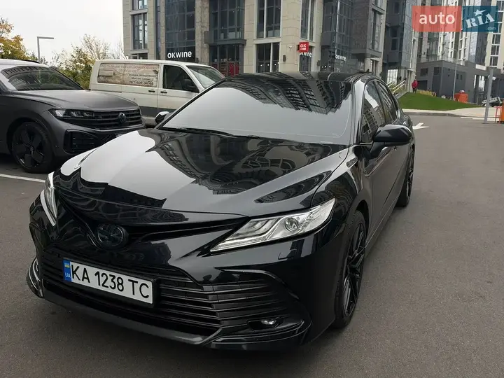Toyota Camry 2021 photo 2
