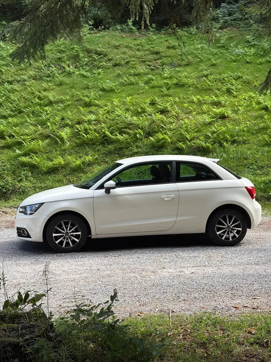 Audi A1 2011 photo 3