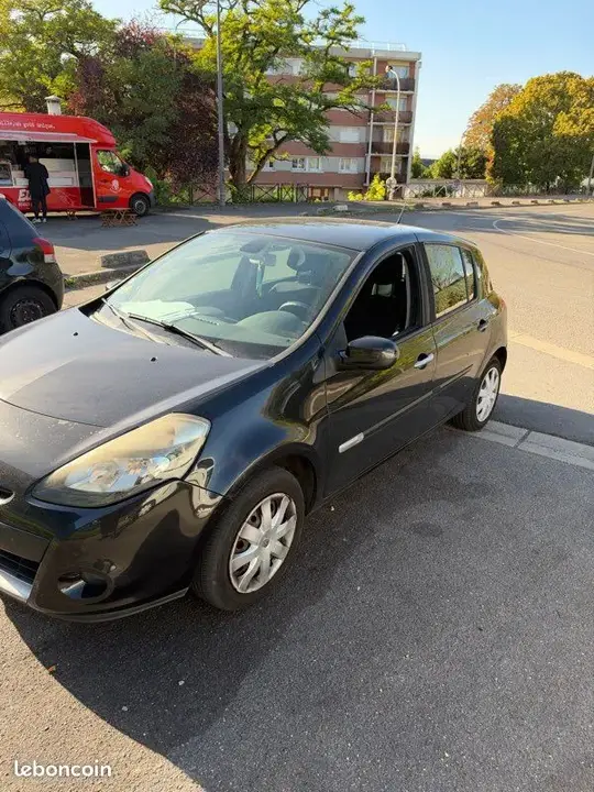 Renault Clio 2009 photo 4