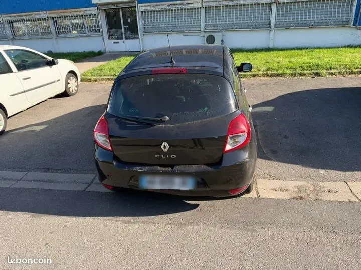 Renault Clio 2009 photo 2
