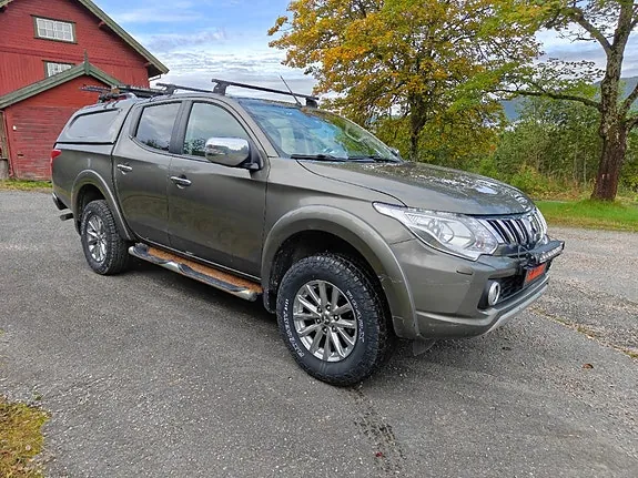 Mitsubishi L200 2016 photo 2