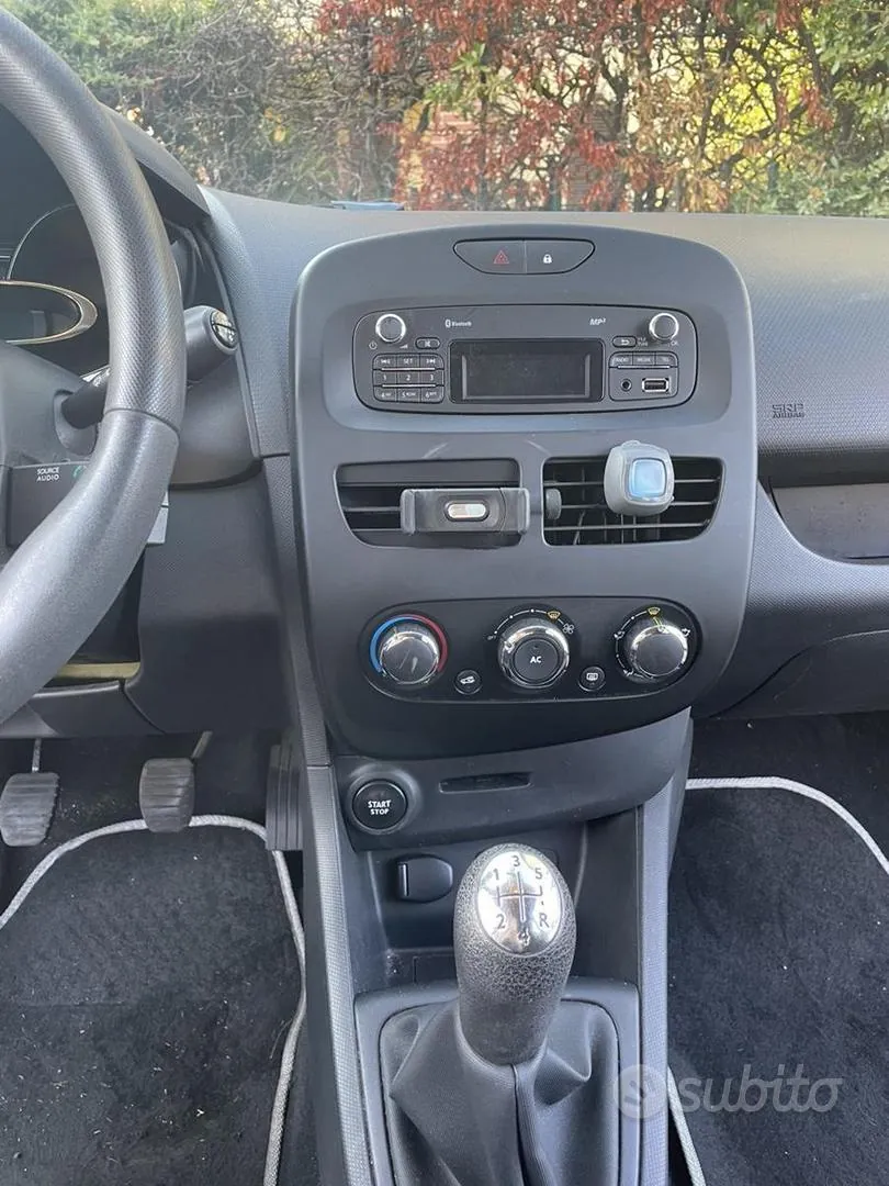 Renault Clio 2014 photo 3