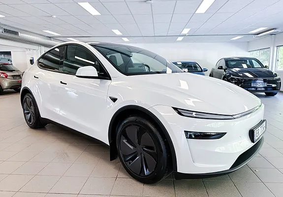 Tesla Model Y 2026 photo 3