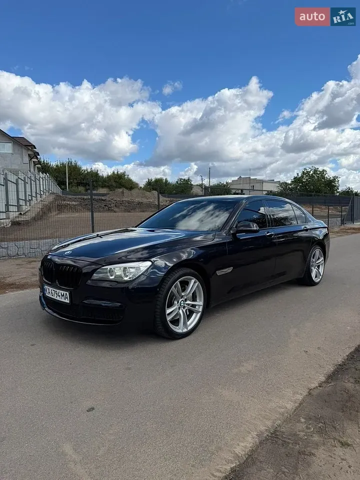 BMW 7 Series 2013 photo 2