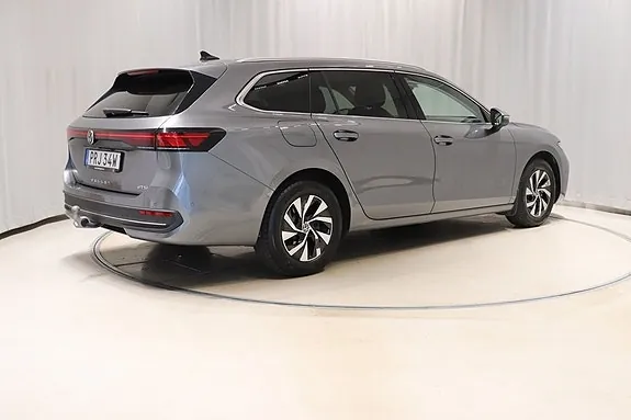 Volkswagen Passat 2025 photo 4