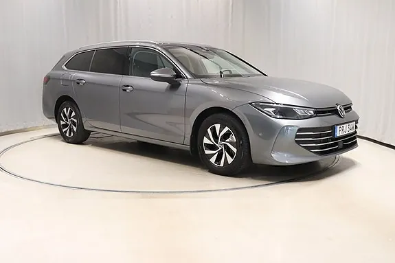 Volkswagen Passat 2025 photo 3