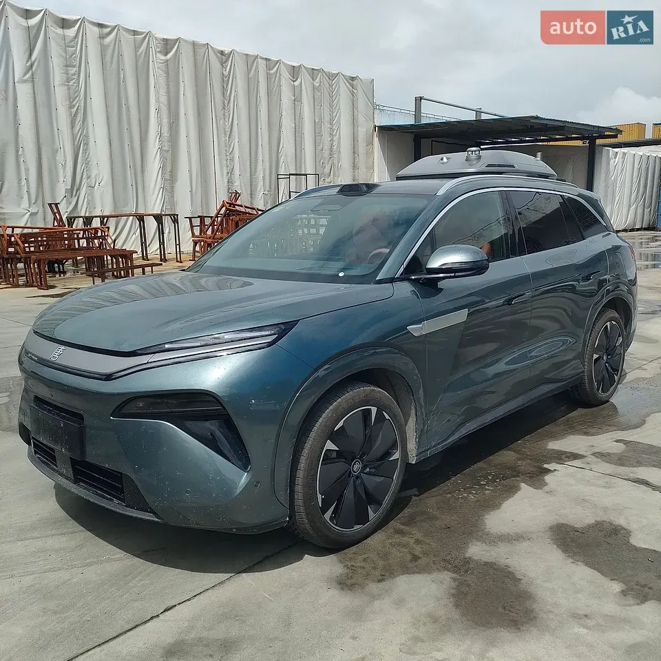 BYD Tang L