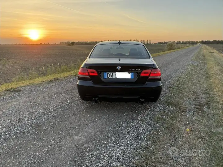 BMW 320D 2009 photo 5