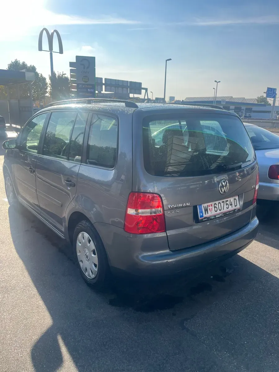 Volkswagen Touran 2006 photo 3