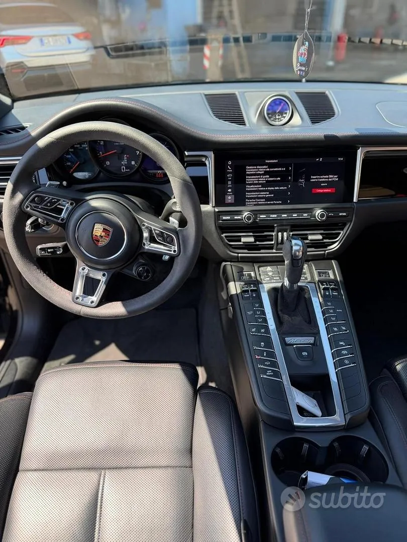 Porsche Macan 2025 photo 3