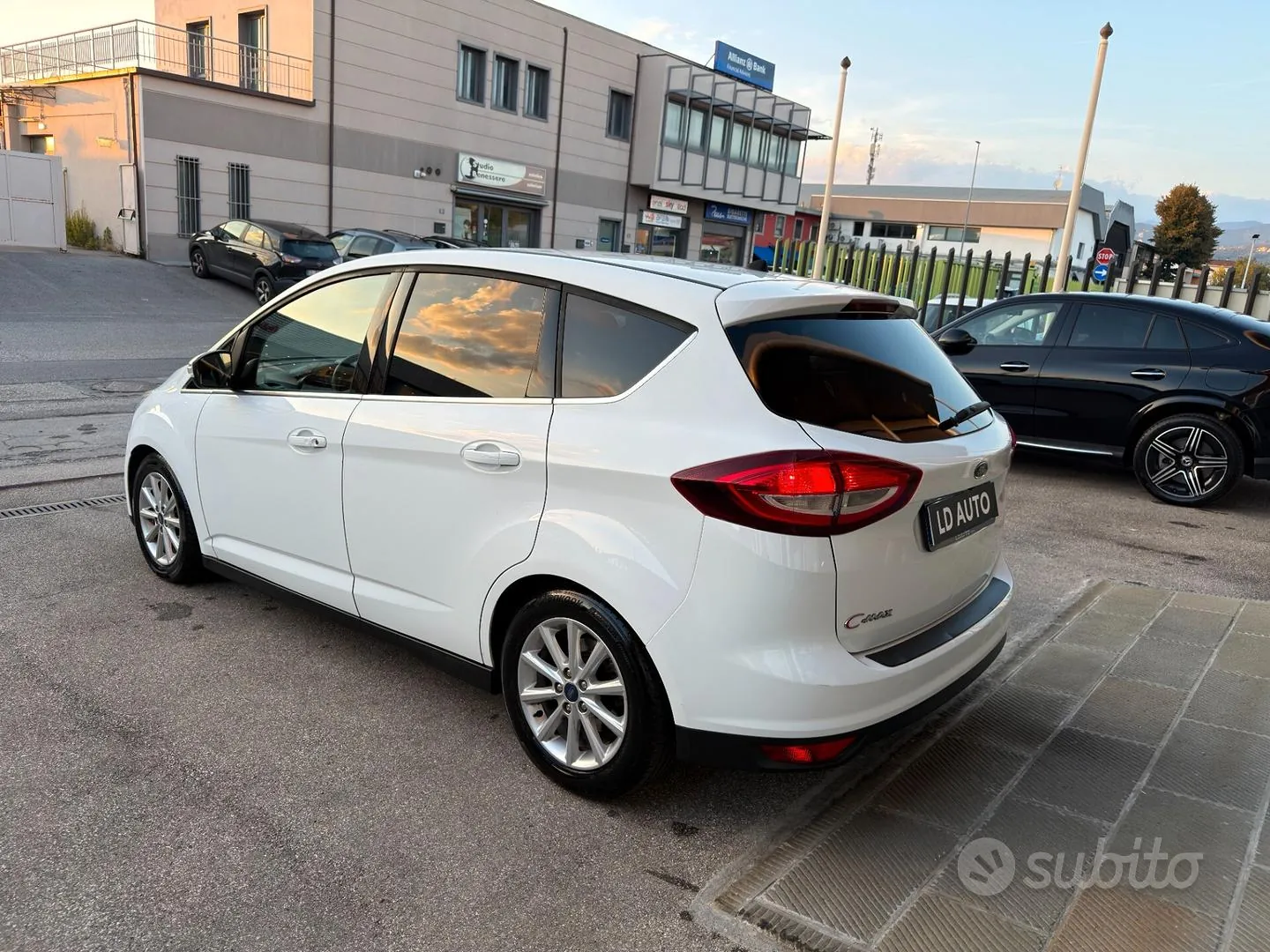 Ford C-Max 2016 photo 5