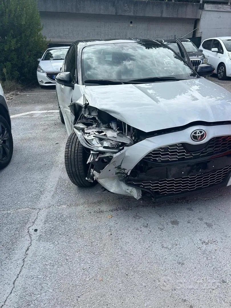 Toyota Yaris 2023 photo 4