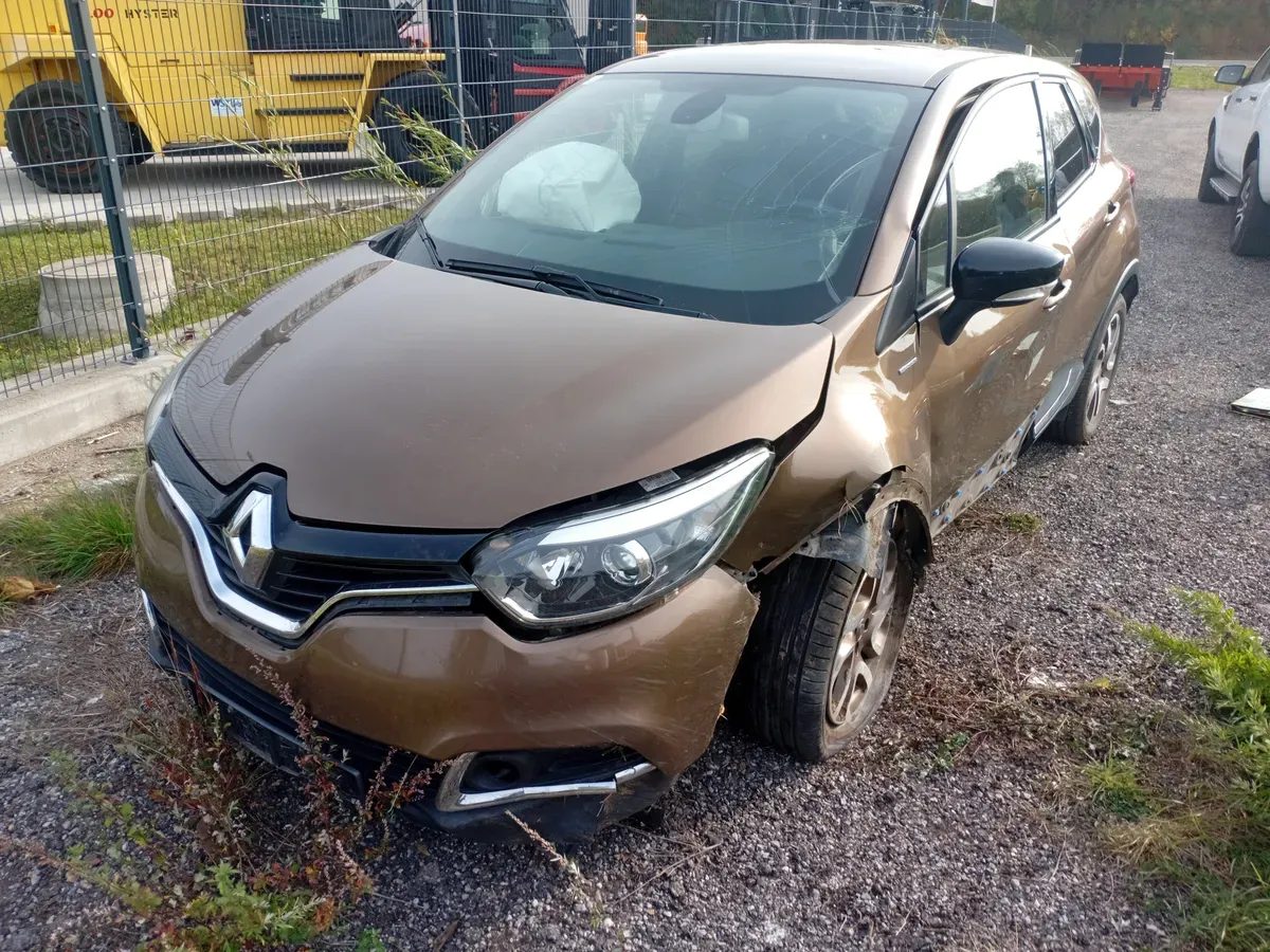 Renault Captur 2016 photo 2